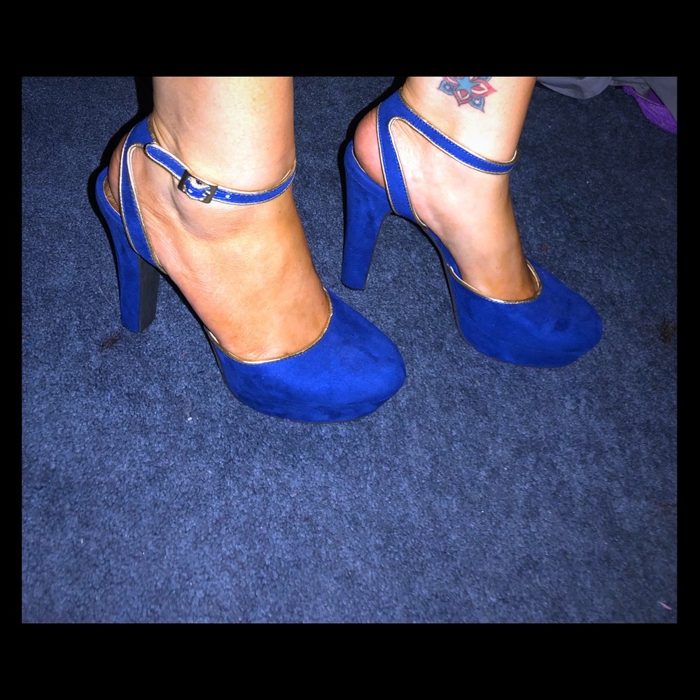 BLUE SUEDE SHOES